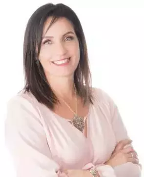 Christine Lunn, Nepean, Insurance Agent